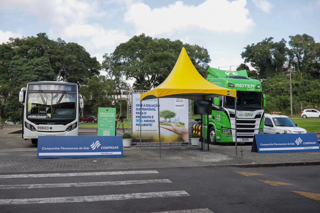 <strong>Ônibus movido 100% a GNV é uma das atrações da COMPAGAS no Smart City Expo Curitiba</strong>