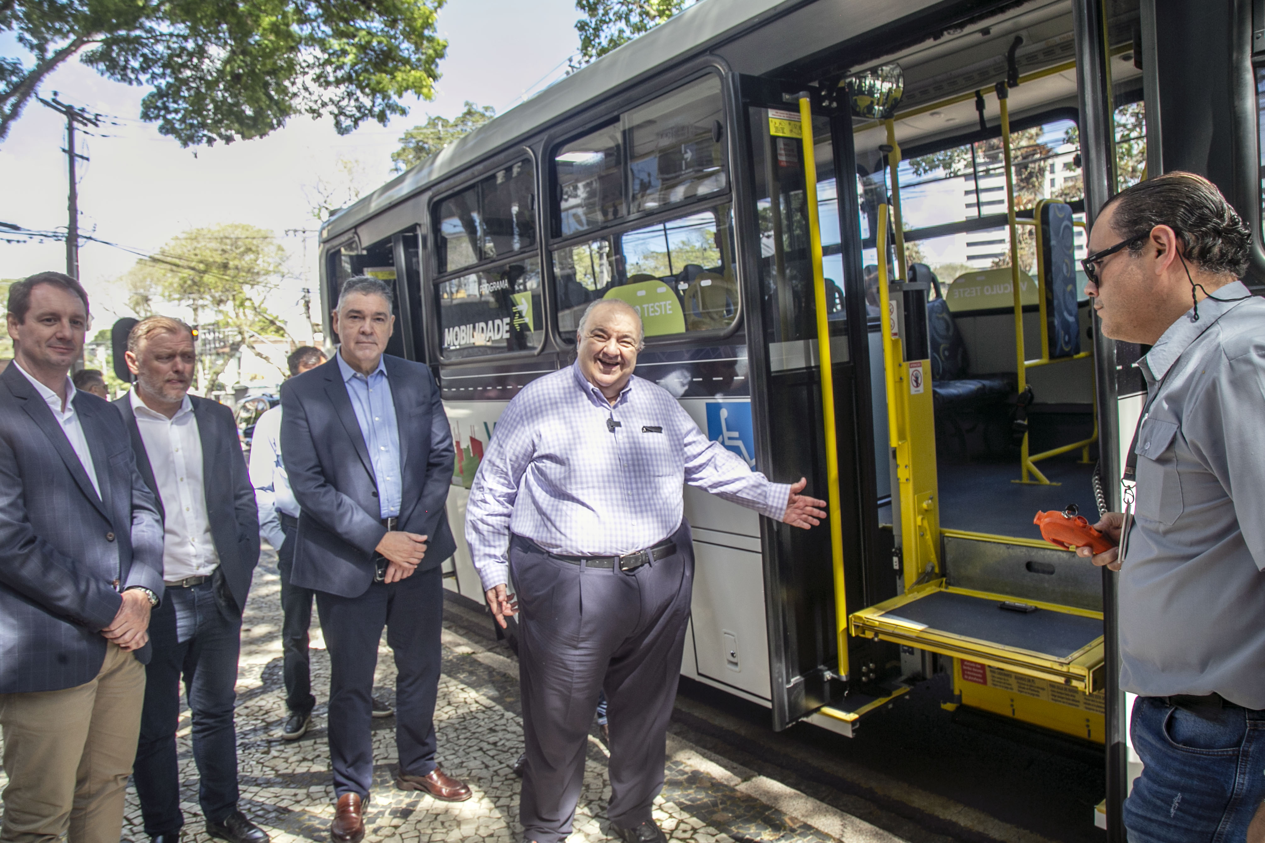 CURITIBA INICIA TESTE COM ÔNIBUS MOVIDO A GNV